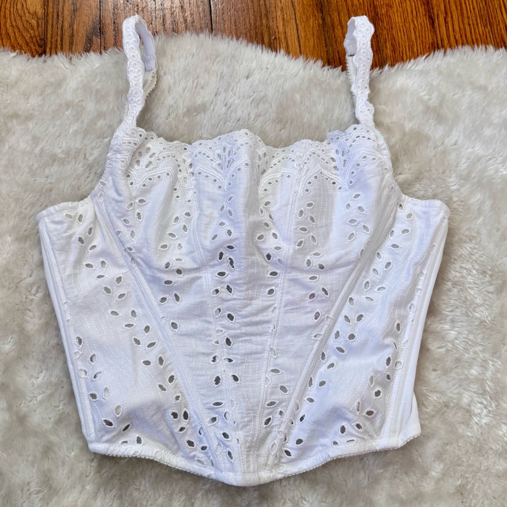NWT Victoria's Secret Y2K Coquette Bustier Embroidered White Lace Corset Top 34B